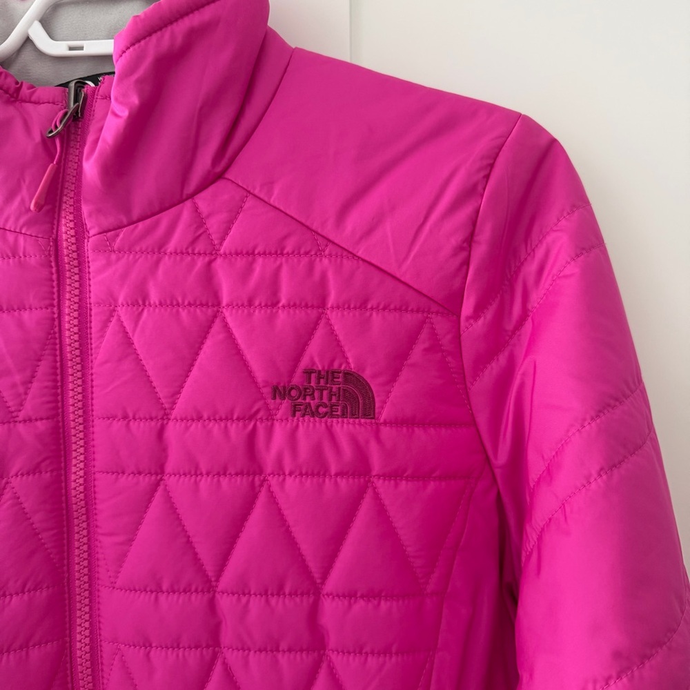 The North Face Women's Insulated Jacket - Fuchsia Pink - Picture 2 of 6